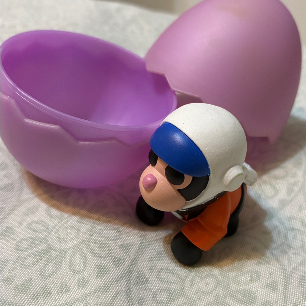 Adopt Me from Roblox Mini Egg Figure: Astronaut Gorilla